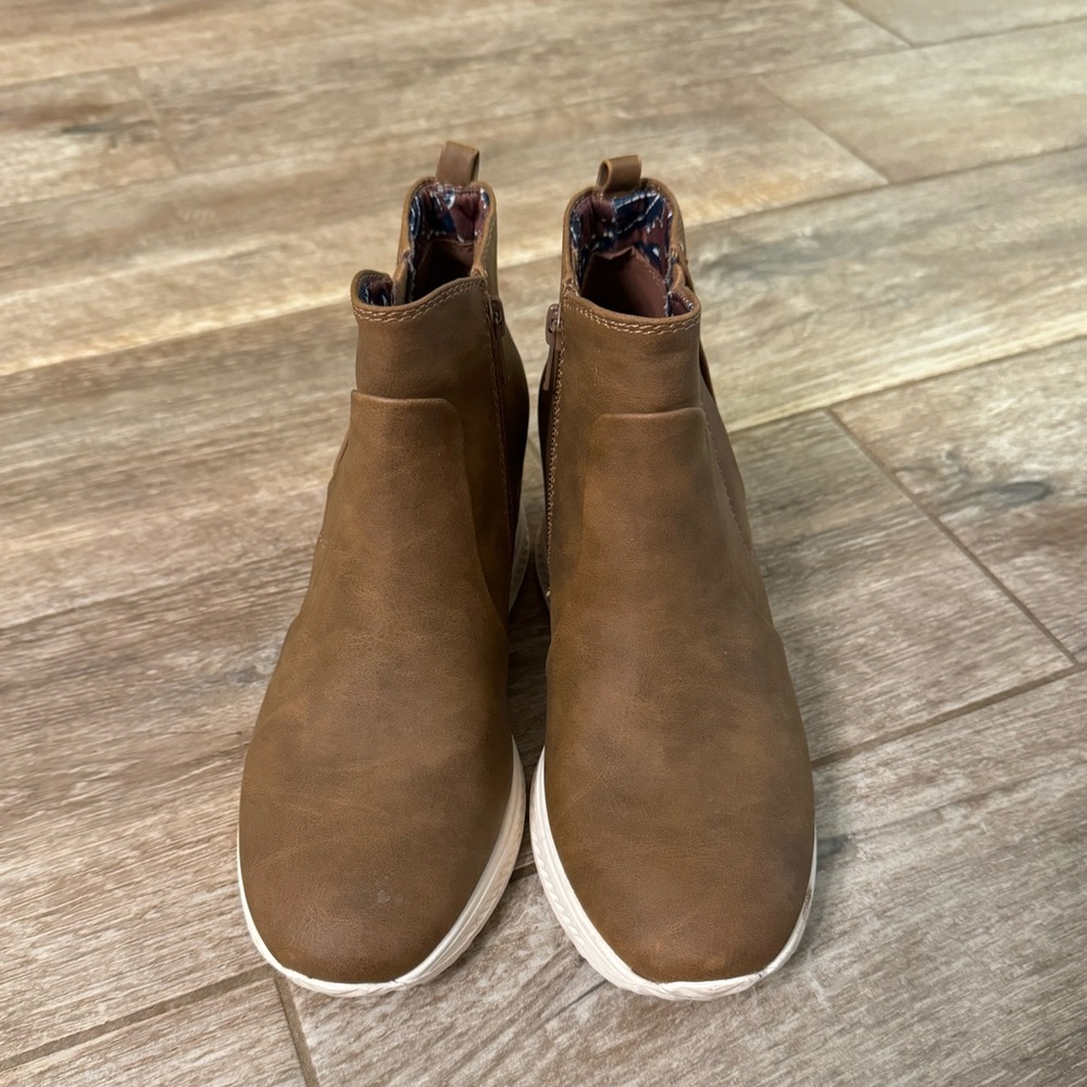 Booties - Picture 6 of 7